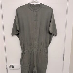 Lululemon Perfectly Poised Jumpsuit in size 6